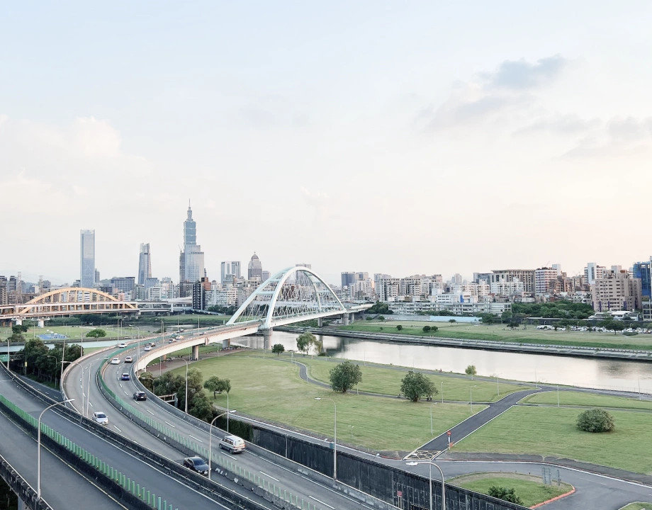 近新北大都會公園，高樓層公園景觀。
