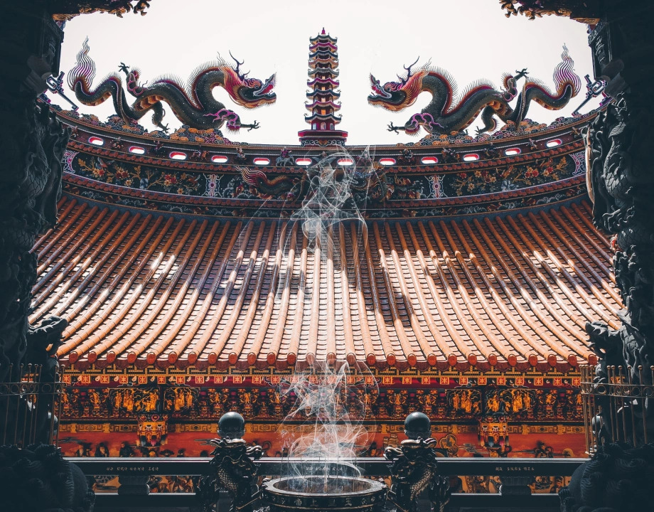 重劃區尚未開發完成，商活機能不佳，街廓較老舊，近先嗇宮