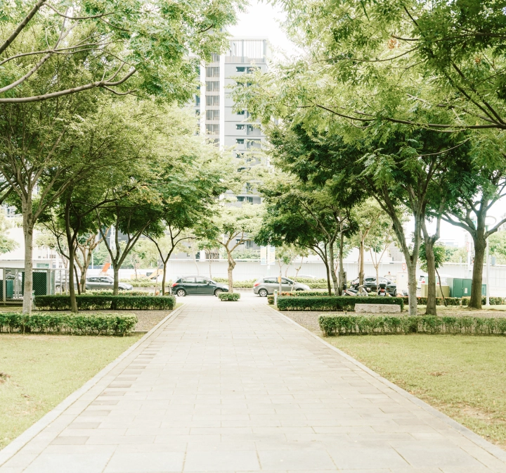 正對紅瓦厝公園，享無限棟距景觀。