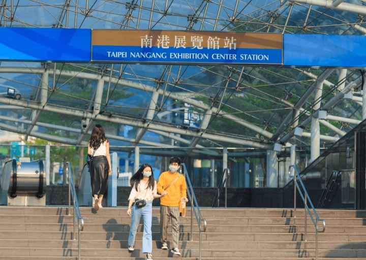 燙金板南線捷運宅，小坪數低總價，性價比更優。