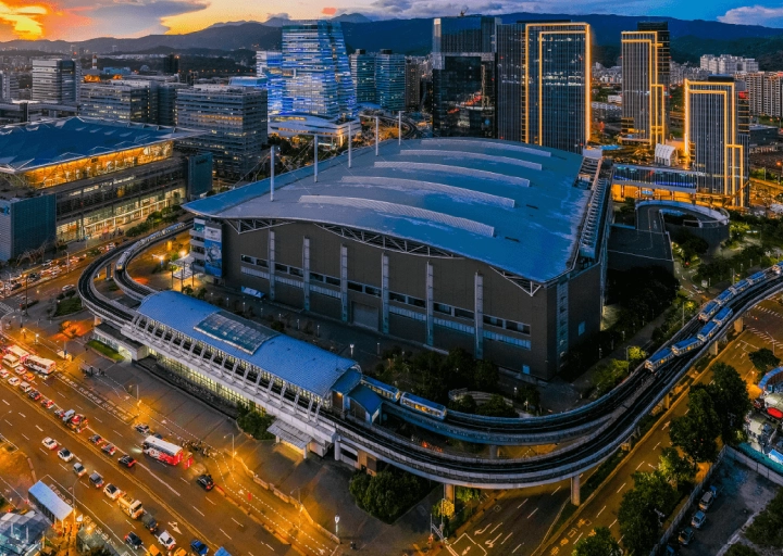 南港匯聚密集重大建設，南港空橋串連區域，如同黃金走廊。